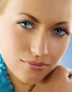 Unreine Haut: Ursachen, Tipps & Pflege mit Toten Meersalz